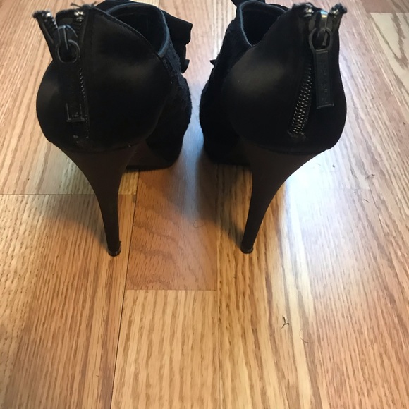 Kardashian Kollection Black Lace Peep Toe Heels - Picture 3 of 5